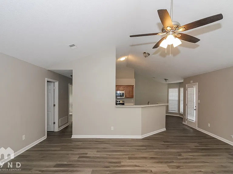 10374 Cottage Oaks Dr — Photo 5