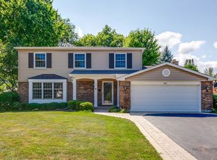 907 Dawes St, Libertyville, IL 60048