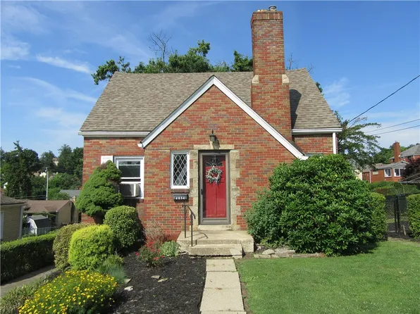 4814 Roberta Dr, Pittsburgh, PA 15236