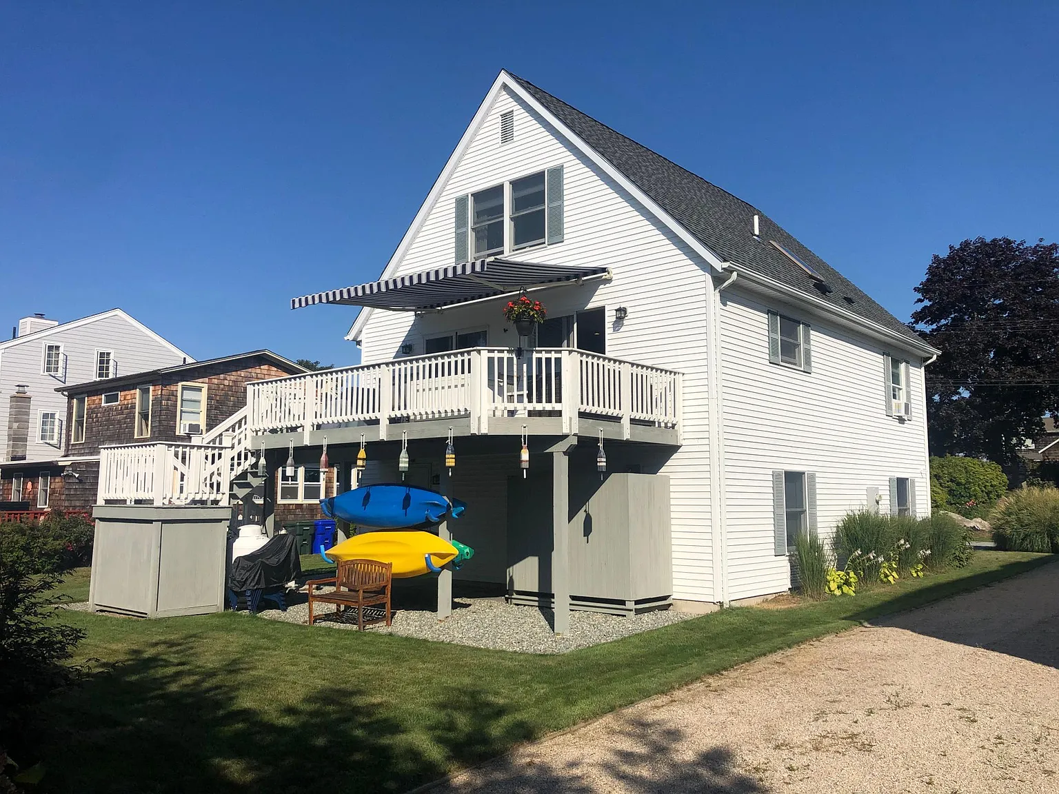 16 Middlefield Street — Photo 3