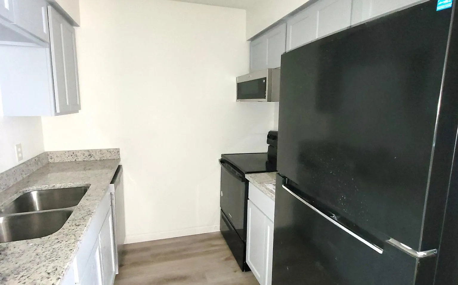 2 bed, 925 sqft, $1,100 — Photo 3