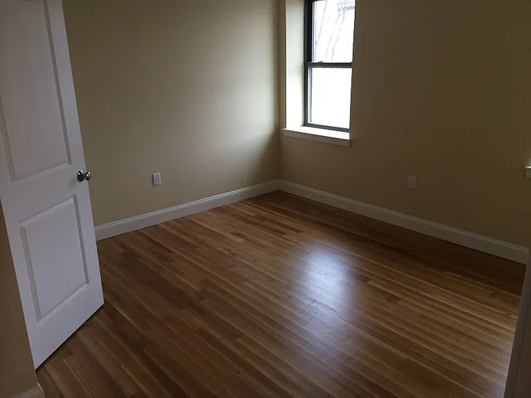 Moore Street Apartments — Photo 3