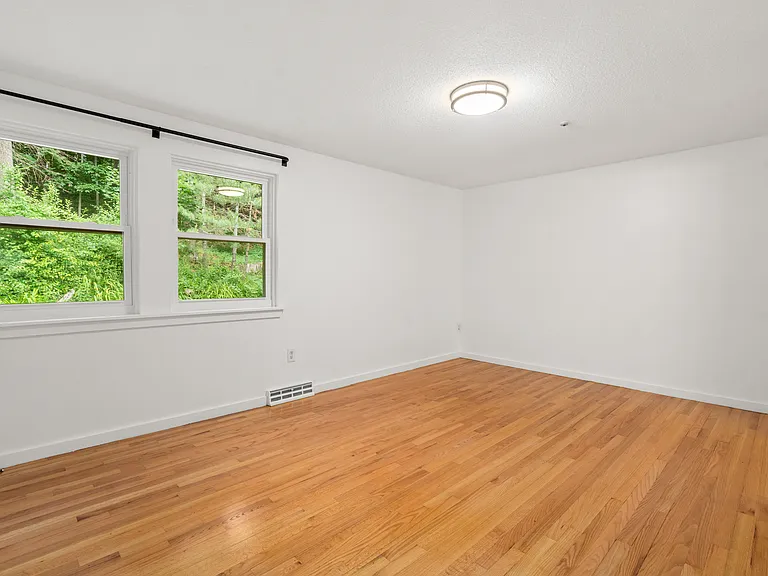 24 Speen St — Photo 27