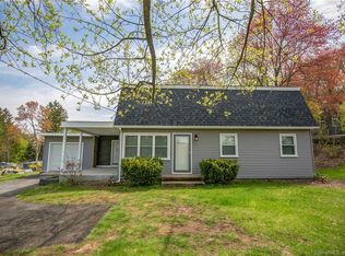 576 East St N, Suffield, CT 06078