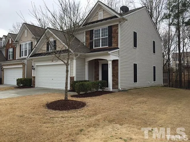 3 bed, 2.5 bath, 1776 sqft, $1,995 — Photo 2