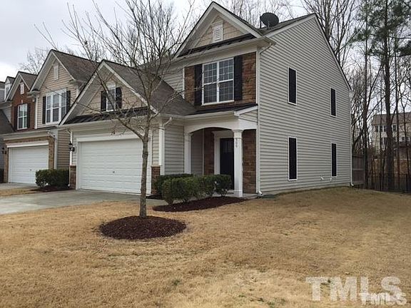 2nd image of 300 Dyersville Dr