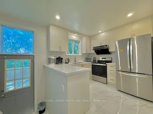 221 Browndale Cres — Photo 3