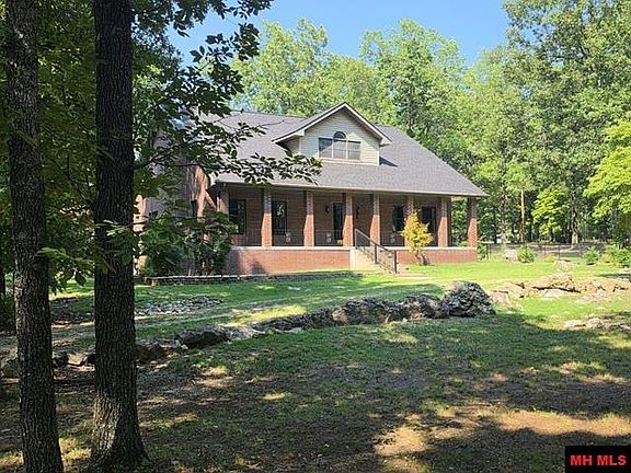 3rd image of 380 Plains Dr