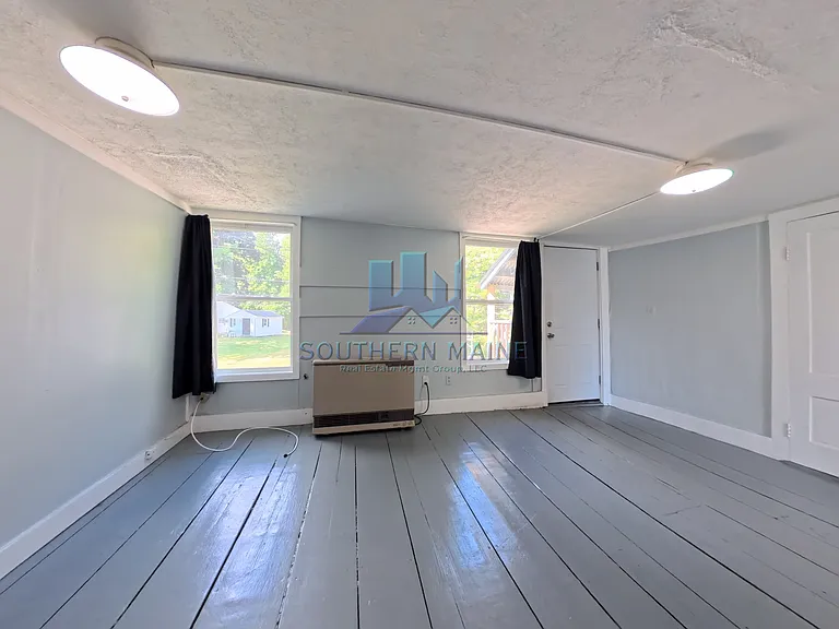 4 Glenwood Ave #D — Photo 1