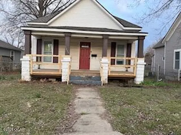 1819 S Sergeant Ave, Joplin, MO 64804
