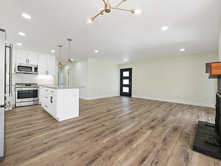 2742 Cowley Way — Photo 4