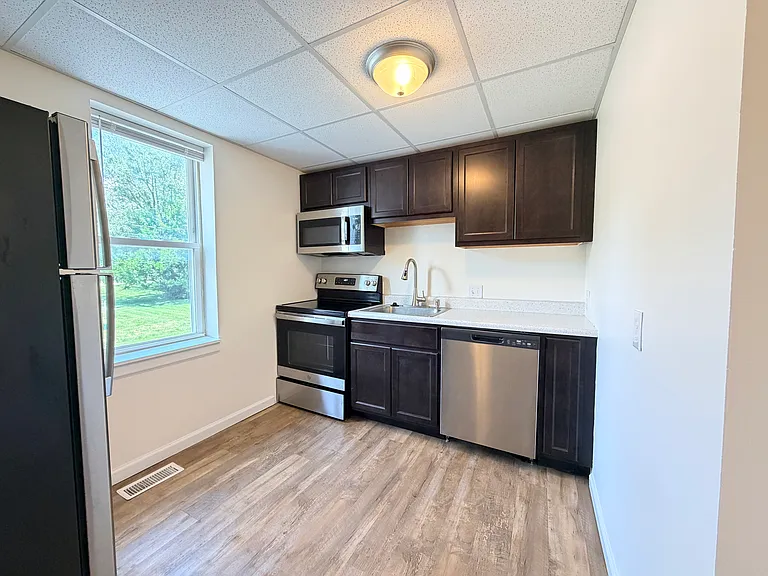 395 4th St #1BD — Photo 8