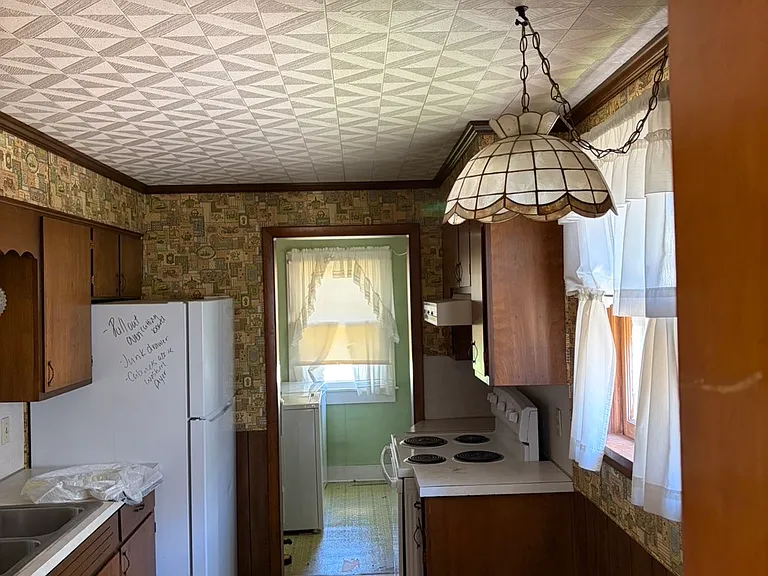 234 N Market St — Photo 4