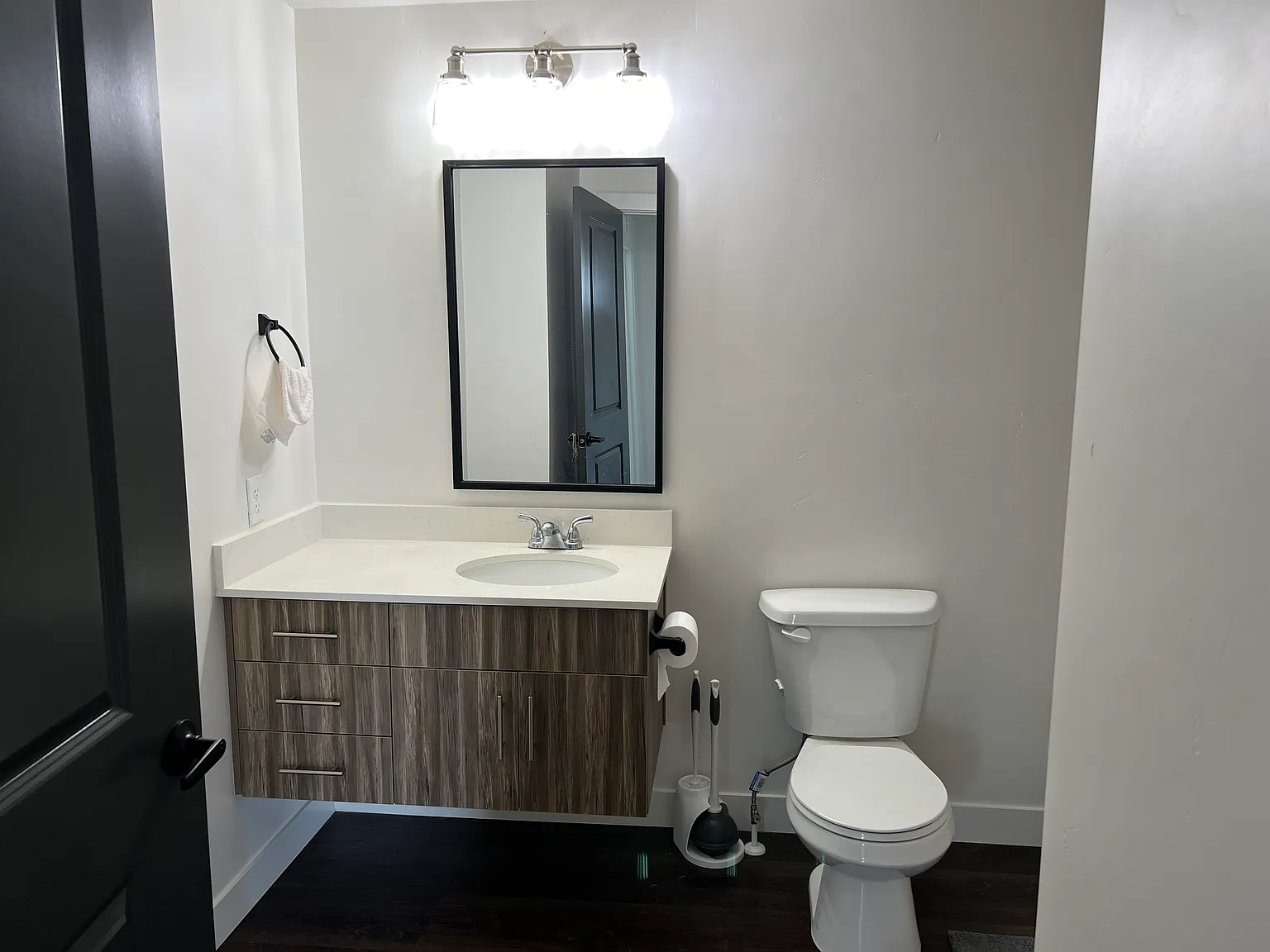 2 bed, 1000 sqft, $2,190 — Photo 2