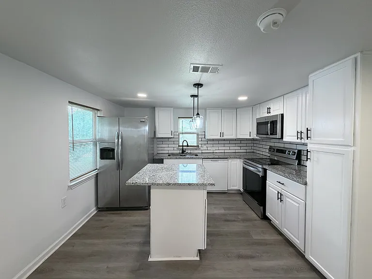 914 Locust St #ST121738 — Photo 2