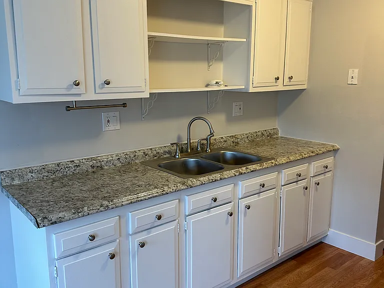 3669 Inverness St — Photo 7