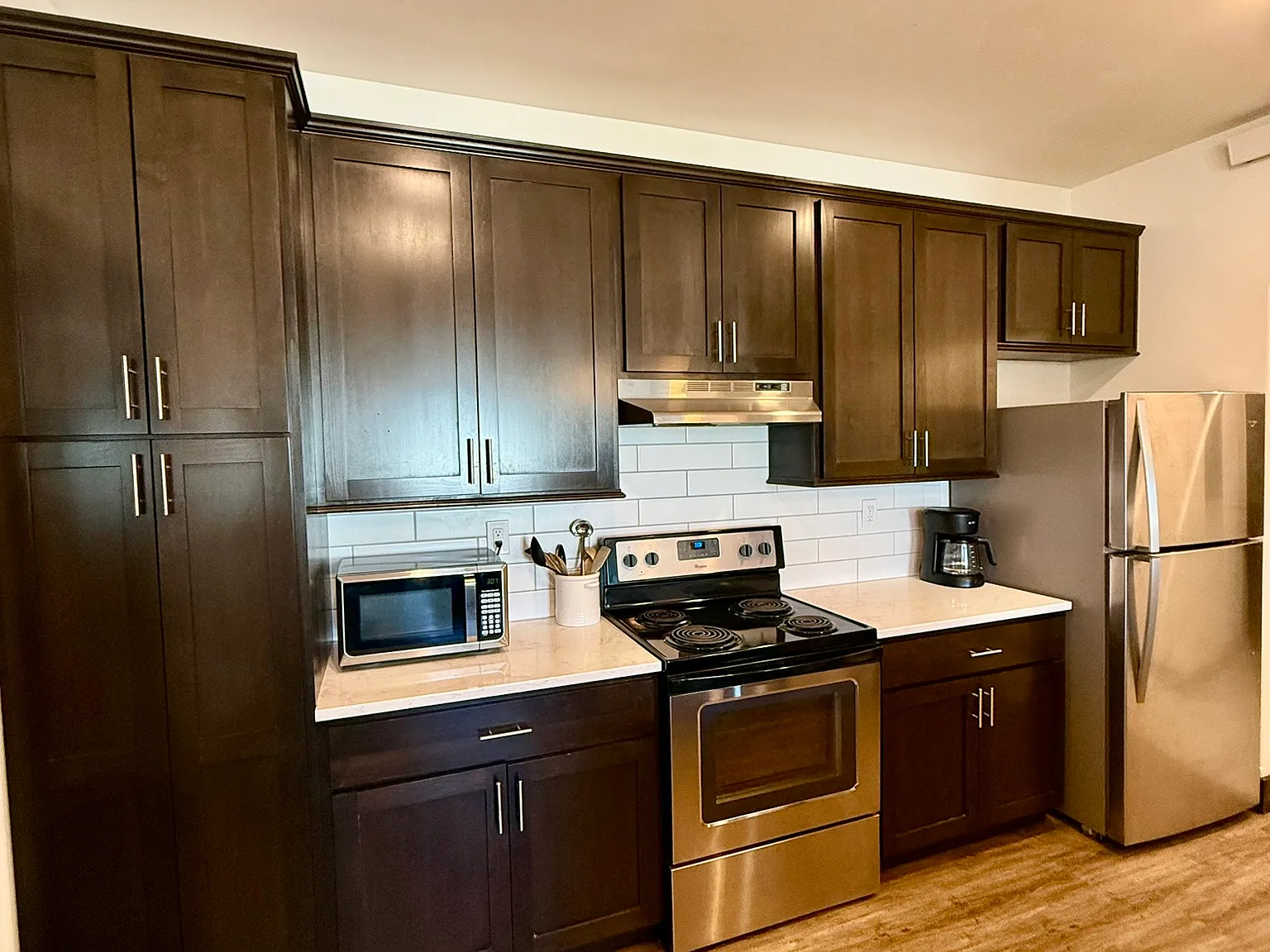 1 bed, 815 sqft, $2,200 — Photo 2