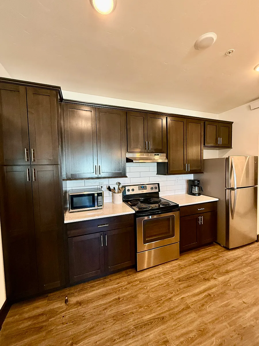 Building Photo - 106 E Jasper Ave #203