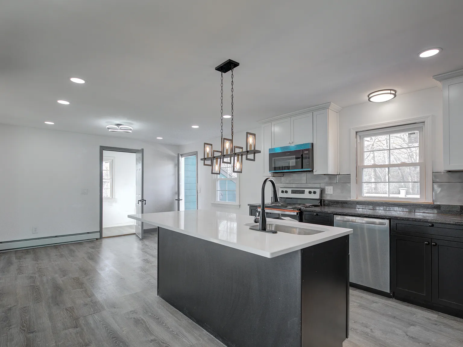 3 bed, 1892 sqft, $3,500 — Photo 4