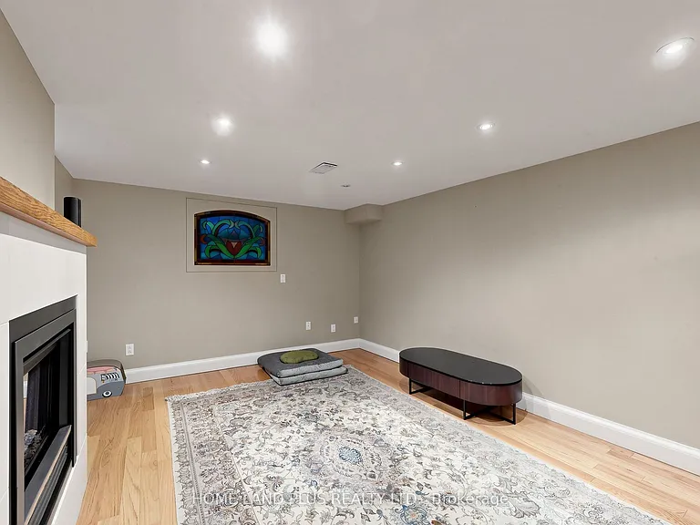 154 Brooke Ave — Photo 32