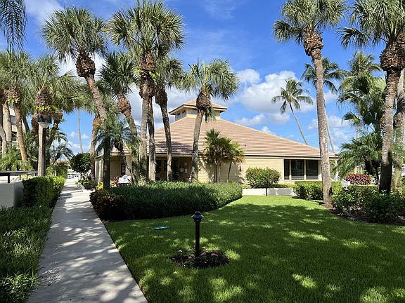 5th image of 326 Oak Harbour Dr