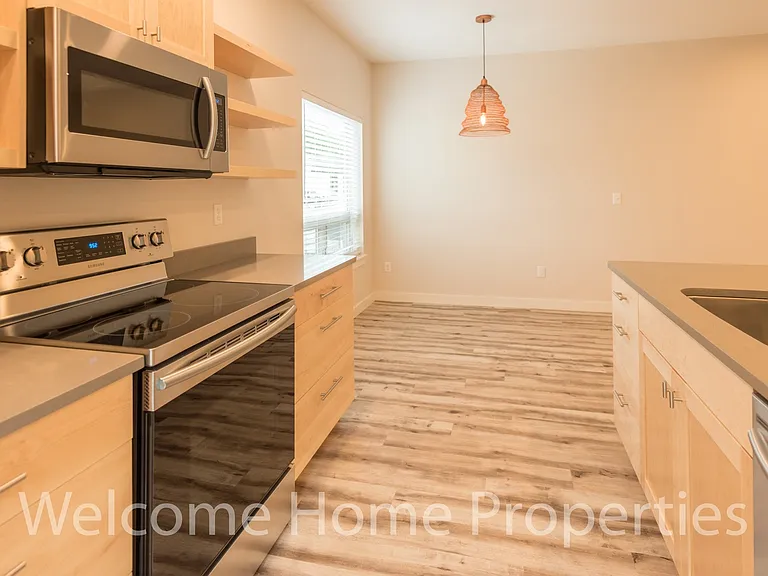 2 NE Hadley Way — Photo 10
