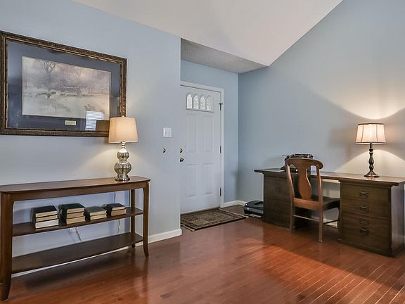 3rd image of 25 Woodfield Ct