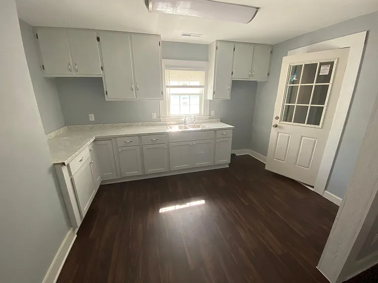 99 S Cecil St — Photo 8