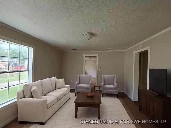 4th image of 208 S 6th St