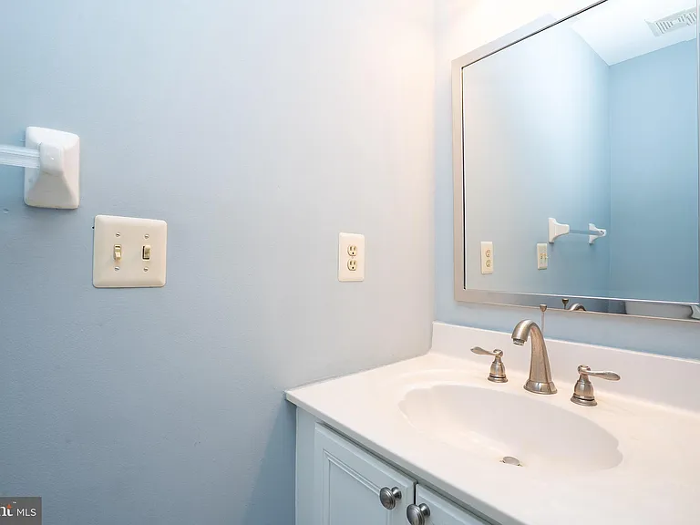 128 S Barrow Pl — Photo 17