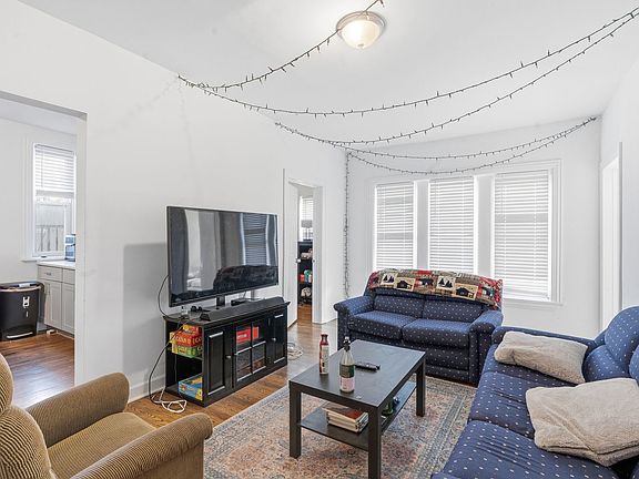 4th image of 6565 N Lakewood Ave #6573-3