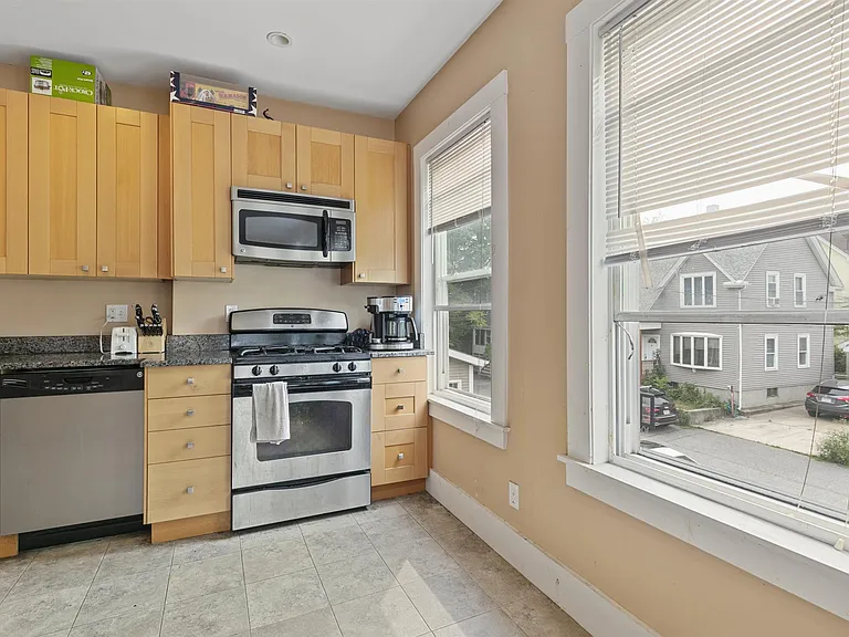 32 William St #2 — Photo 1