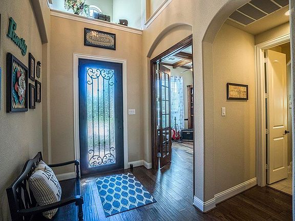 3rd image of 2831 Earl Dr