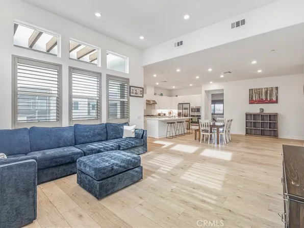 27227 Diamond Peak Ln #302, Valencia, CA 91381