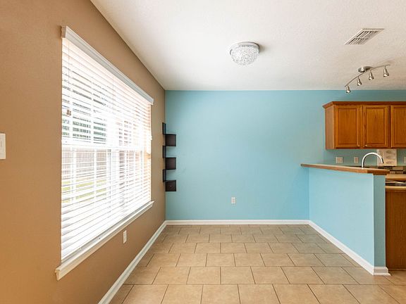 4th image of 15231 Shadow Creek Dr
