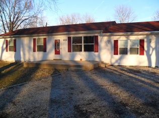 5273 S Vine St, Columbus, IN 47201