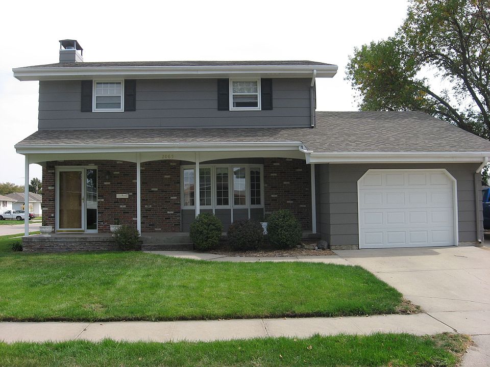 New exterior paint & roof