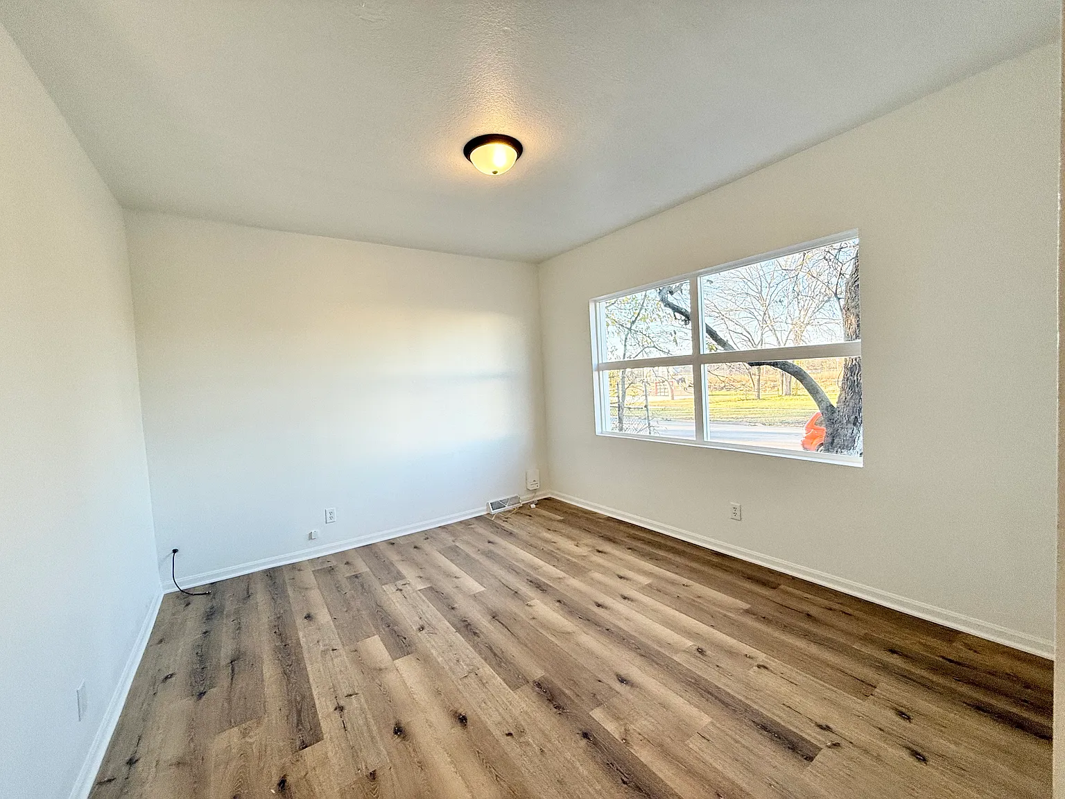 2 bed, 728 sqft, $1,250 — Photo 3