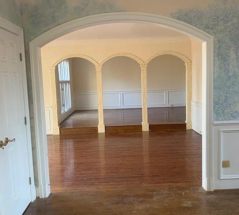 5th image of 16417 Equestrian Ln