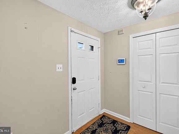 5th image of 10632 Delfield Ct