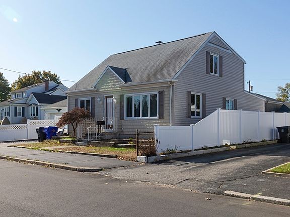 4th image of 70 Baird Ave