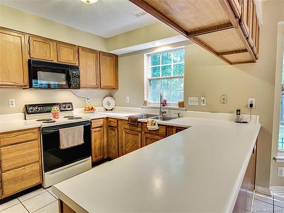 4th image of 10304 Shady Rest Ln