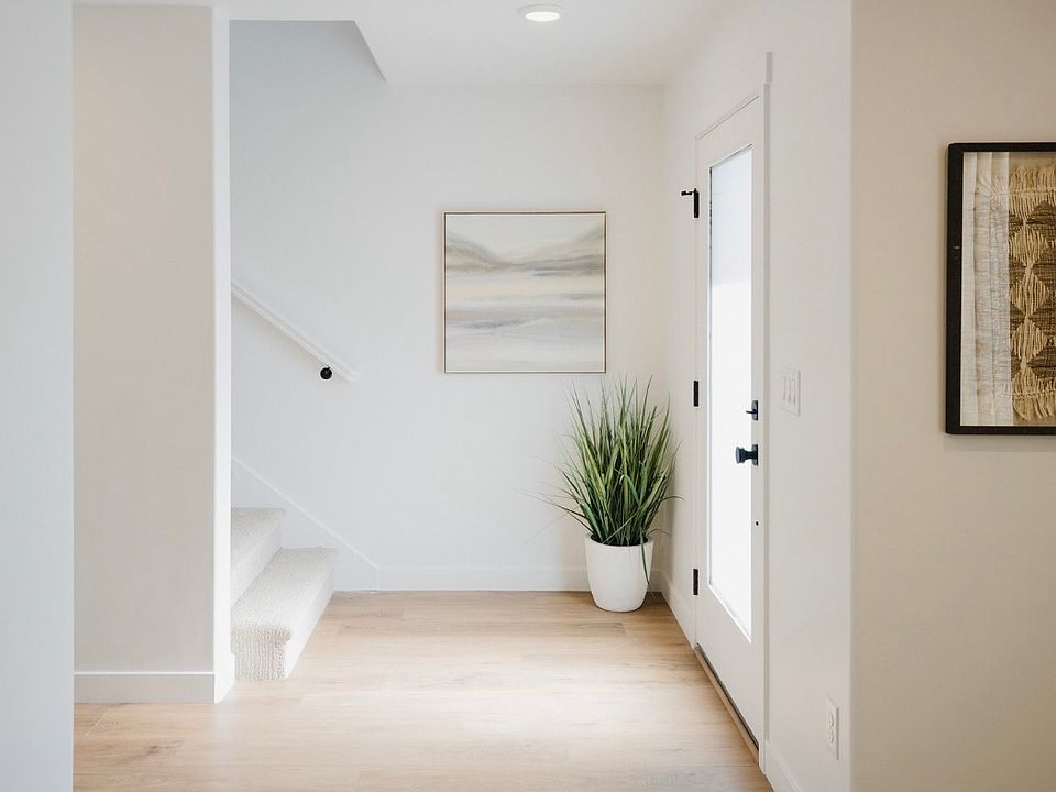 1st image of 575 W 1810 N #64