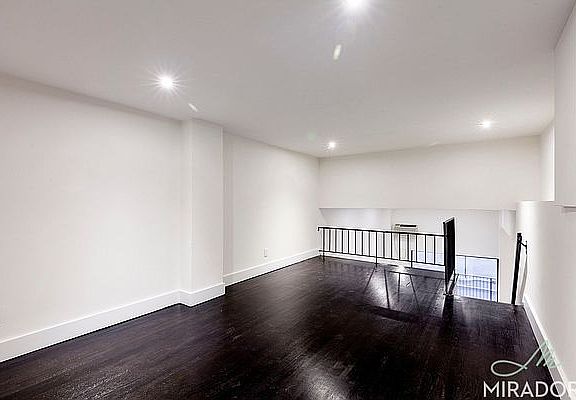 2nd image of 10 E 13th St APT Le