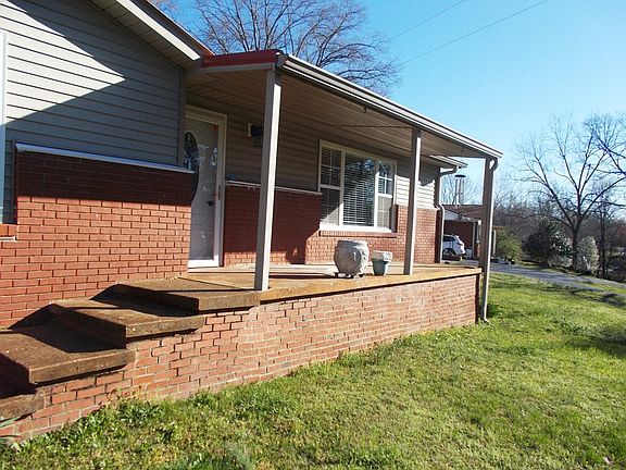 5th image of 450 Blackberry Rd