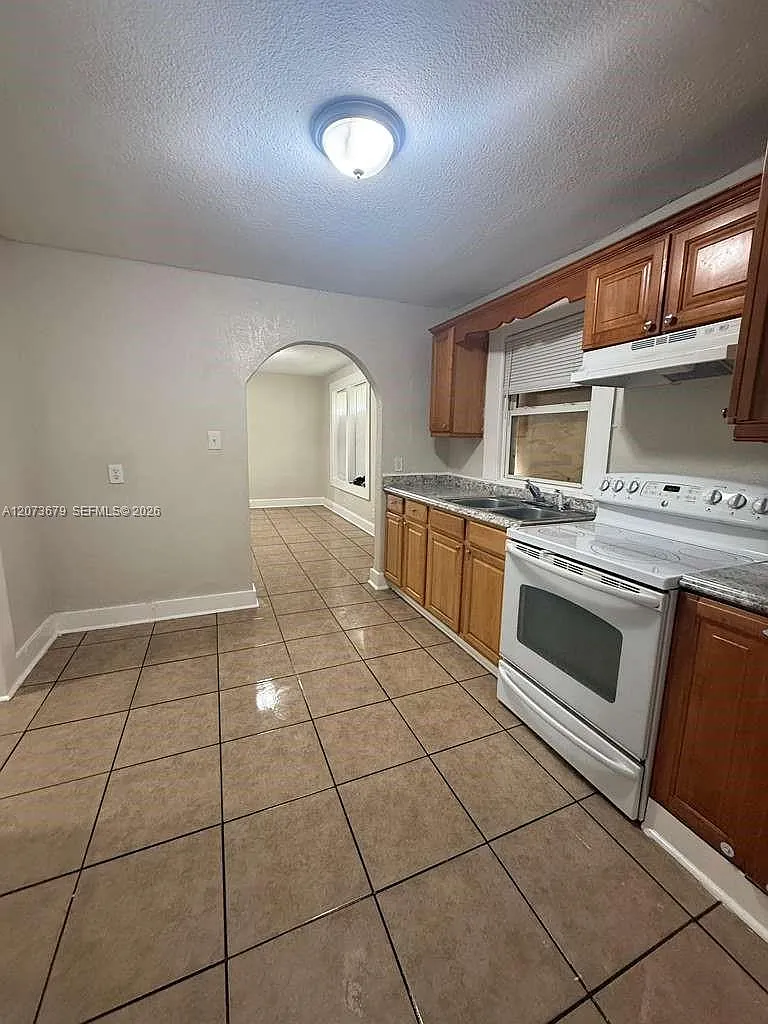 Lincoln Place — Photo 1