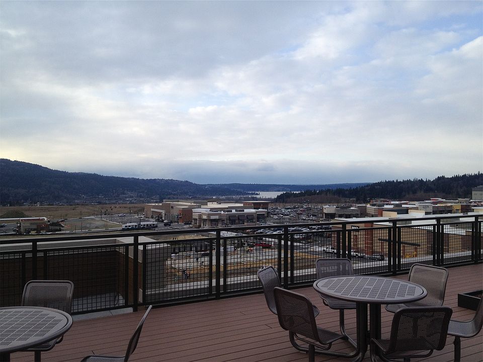 1st image of 1050 10th Ave NE Unit 313