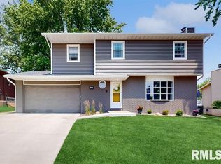 2500 E Crest Ave, Bettendorf, IA