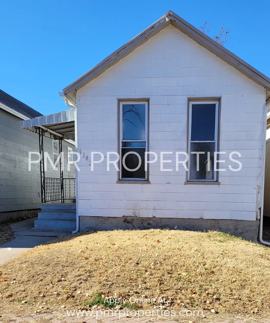 1 Bedroom / 1 Bathroom House — Photo 1
