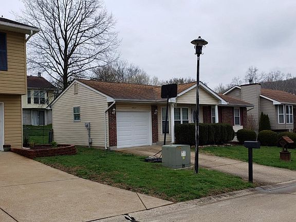 3rd image of 5835 Parkmont Dr